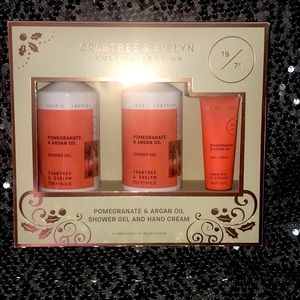 Full Size New Pomegranate & Argan Oil Gift Set